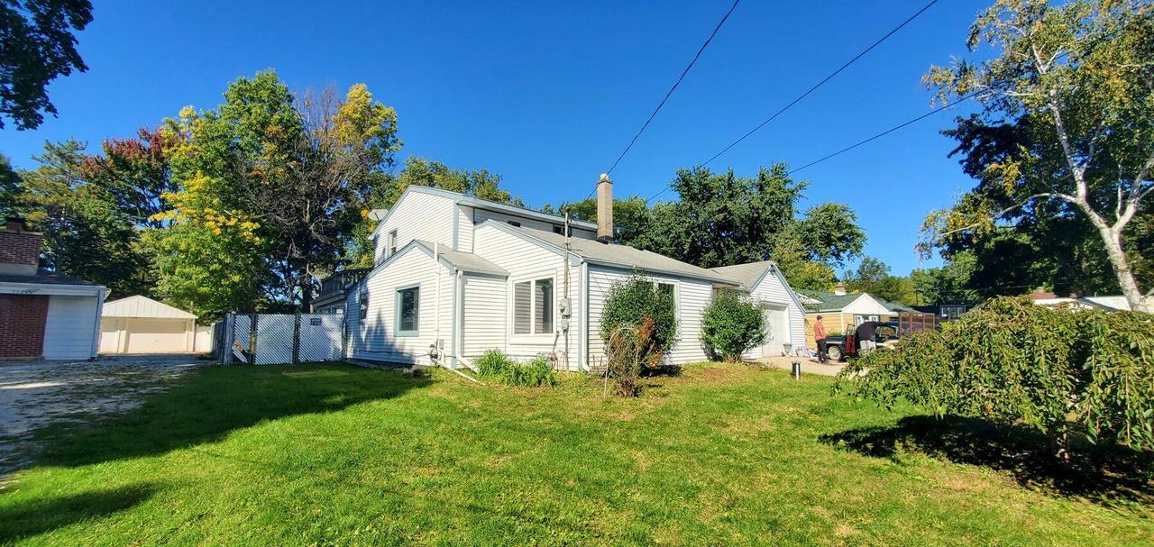 11255 W Mayers Dr, Franklin, WI 53132
