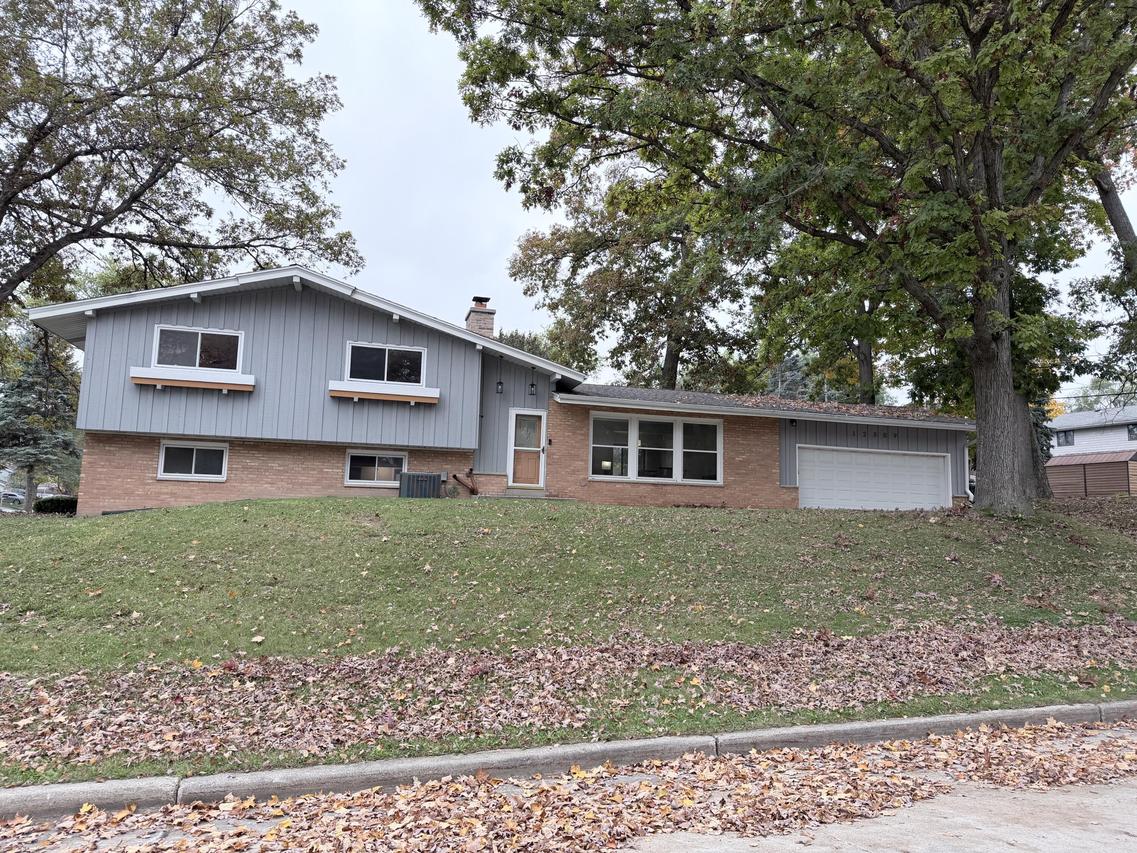 12309 W Euclid Ave, West Allis, WI 53227