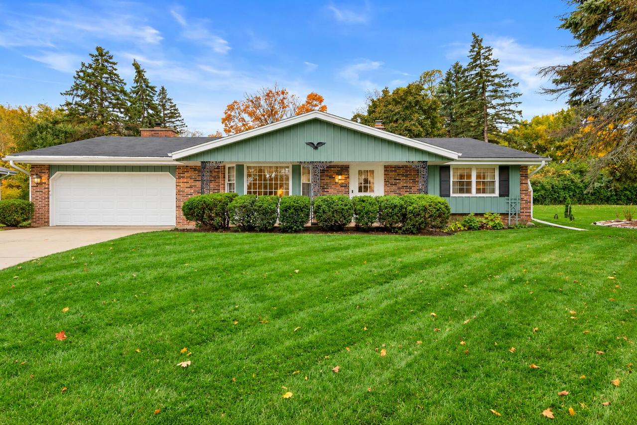 12281 W Verona Ct, West Allis, WI 53227