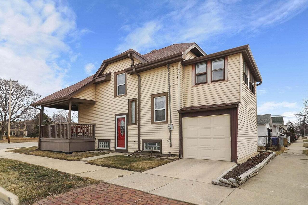 3329 Roosevelt Rd, Kenosha, WI 53142