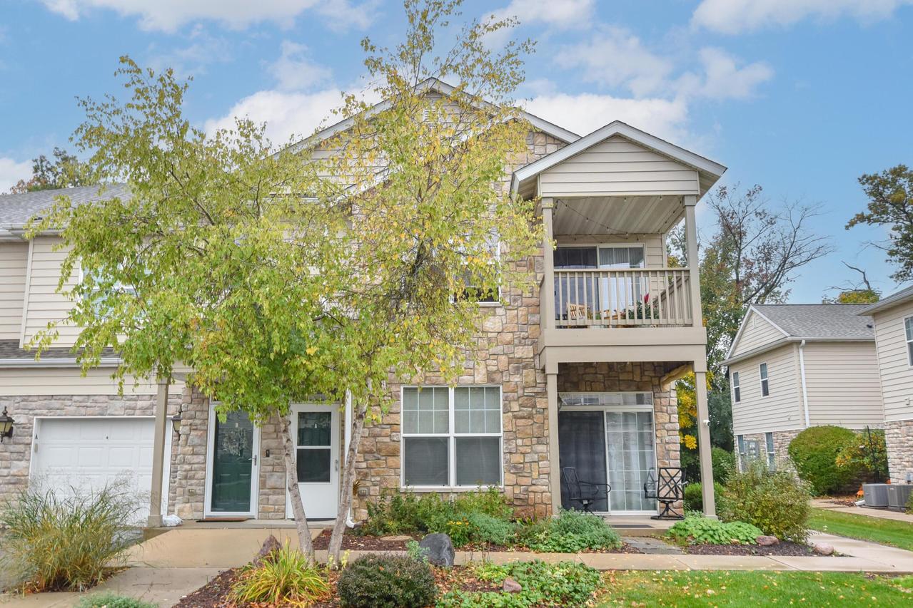 N16W26521 Meadowgrass Cir #A, Pewaukee, WI 53072