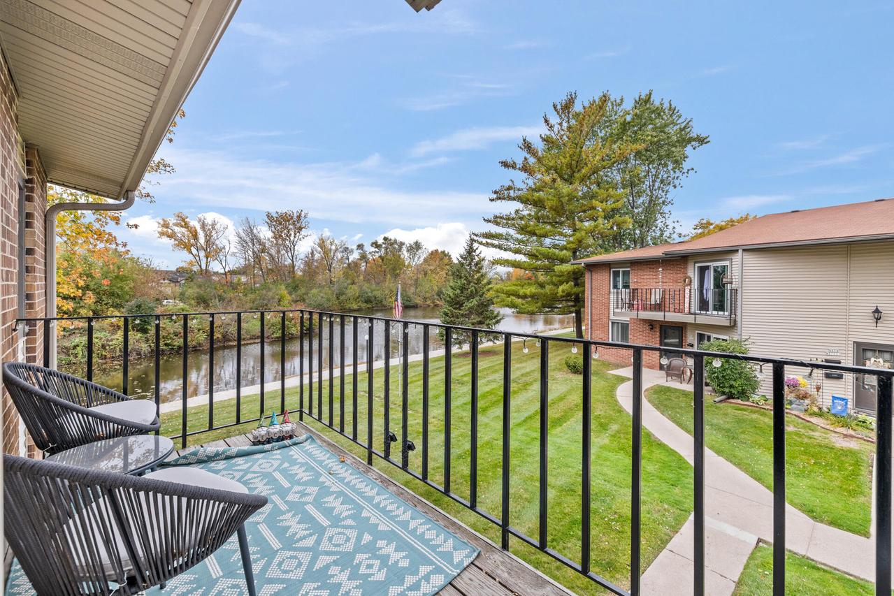 N114W17011 Armada Dr, Germantown, WI 53022