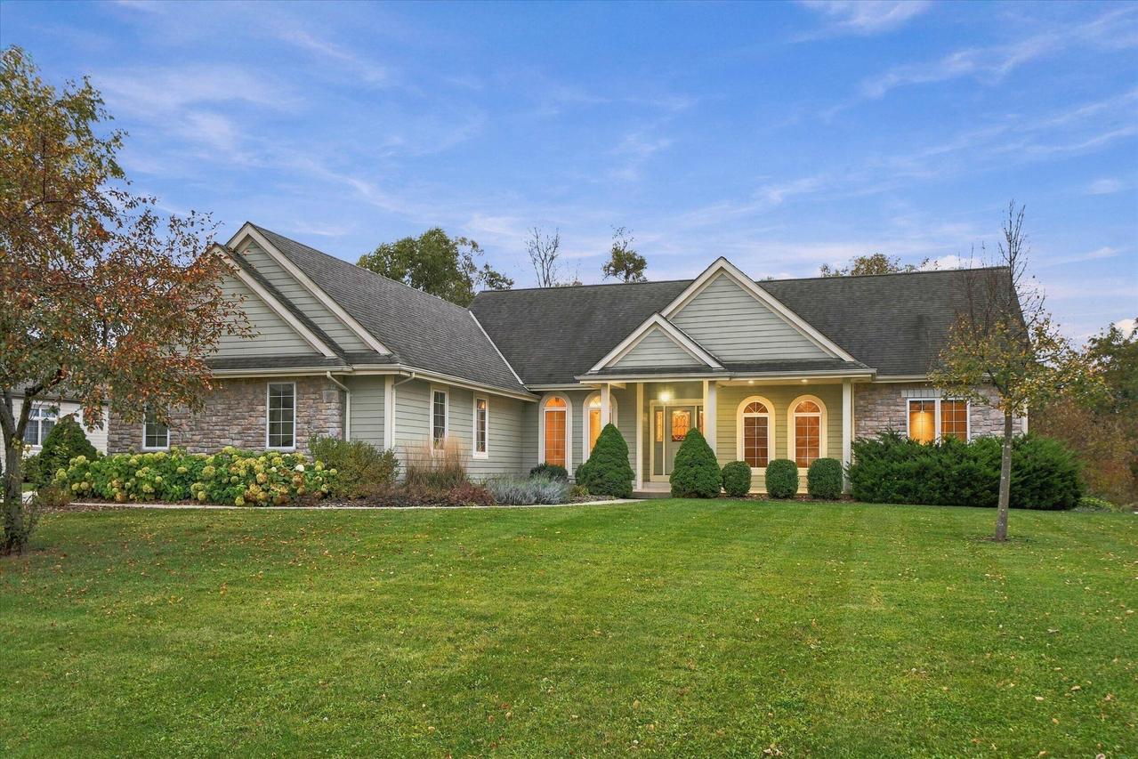 2266 Brookside Dr, Jackson, WI 53037