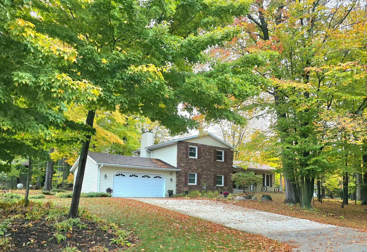4202 S 16th St, Sheboygan, WI 53081