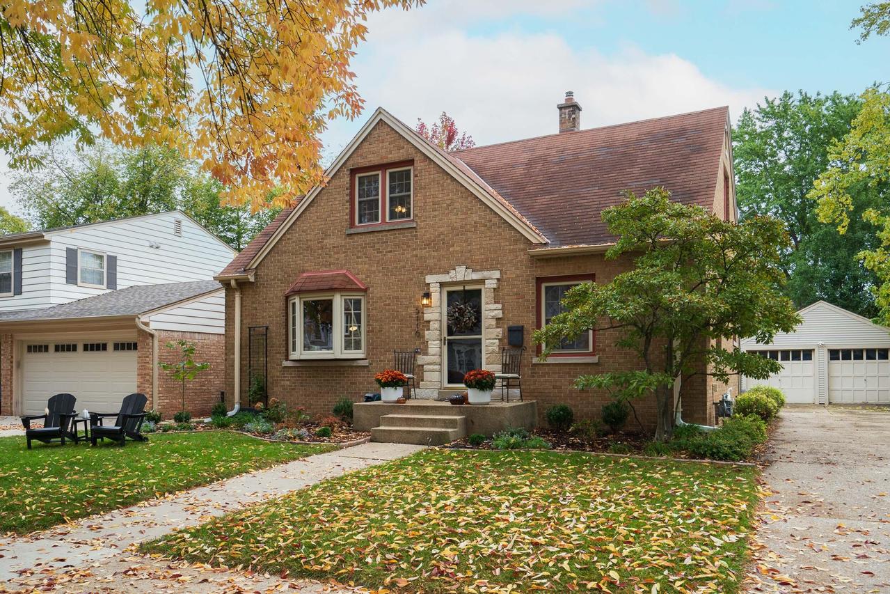 5116 N Berkeley Blvd, Whitefish Bay, WI 53217