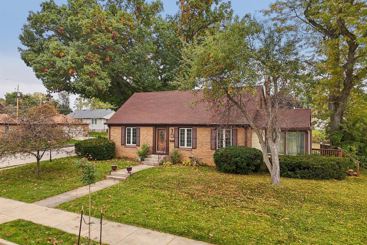 1221 Jefferson St, Racine, WI 53404