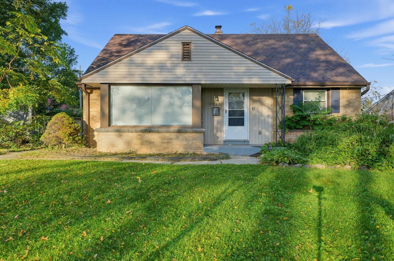 3911 N 77th St, Milwaukee, WI 53222