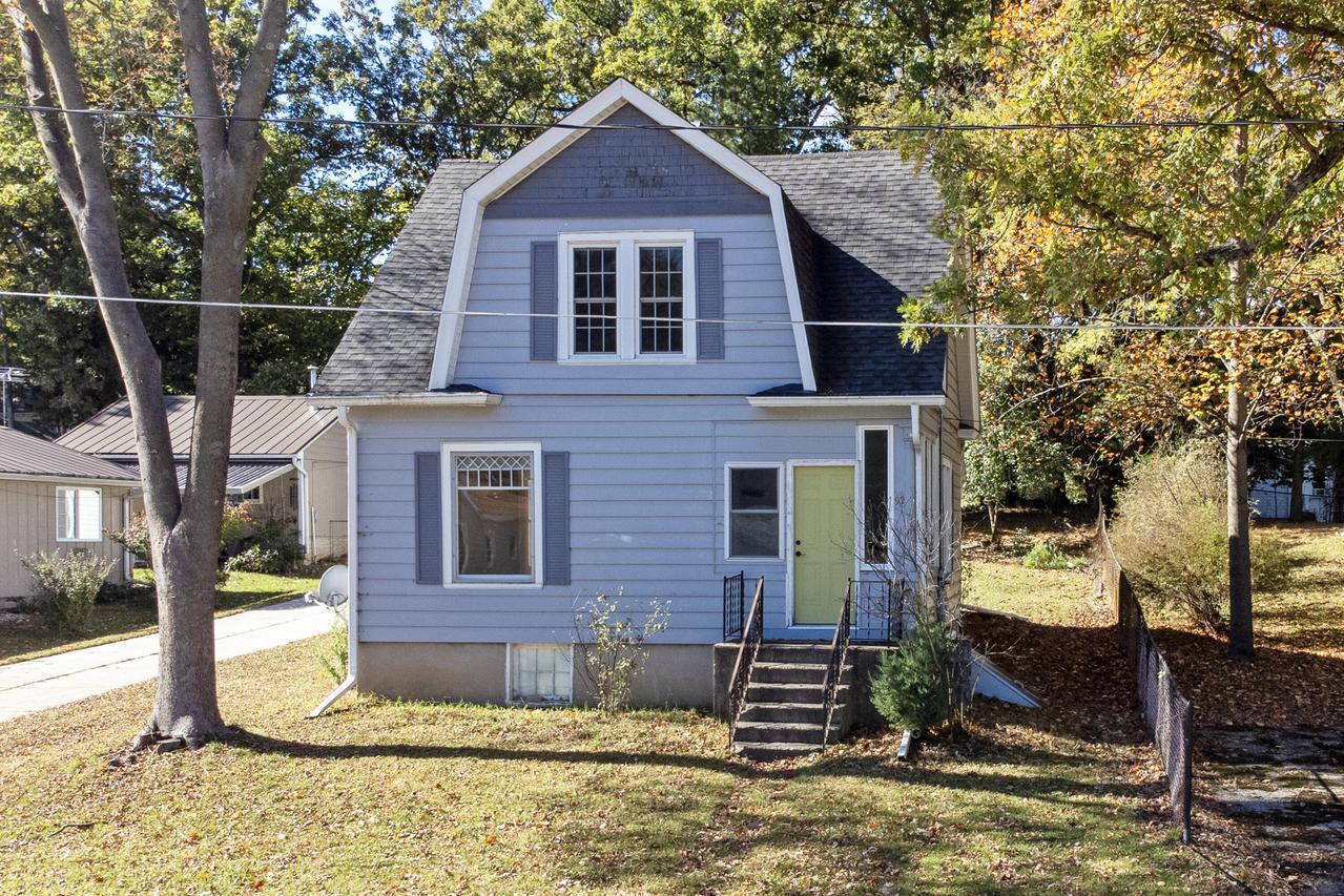 92 Valley St, Williams Bay, WI 53191