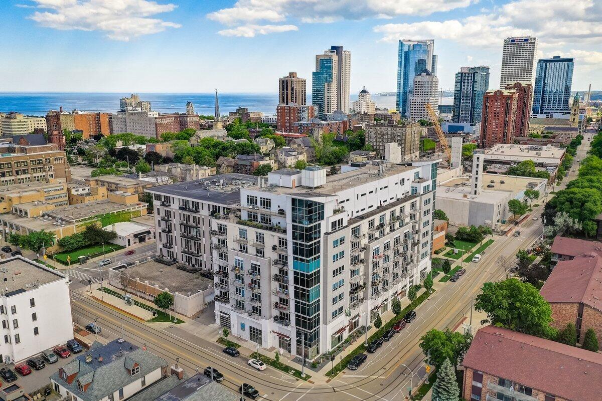 601 E Ogden Ave #712, Milwaukee, WI 53202