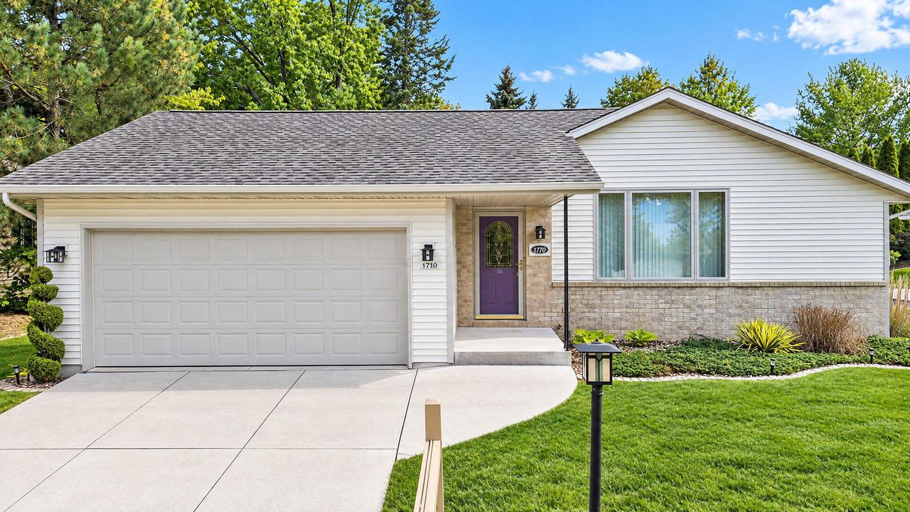 1710 N 35th St, Sheboygan, WI 53081