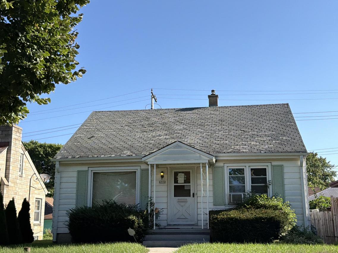 6312 W Leon Ter, Milwaukee, WI 53218