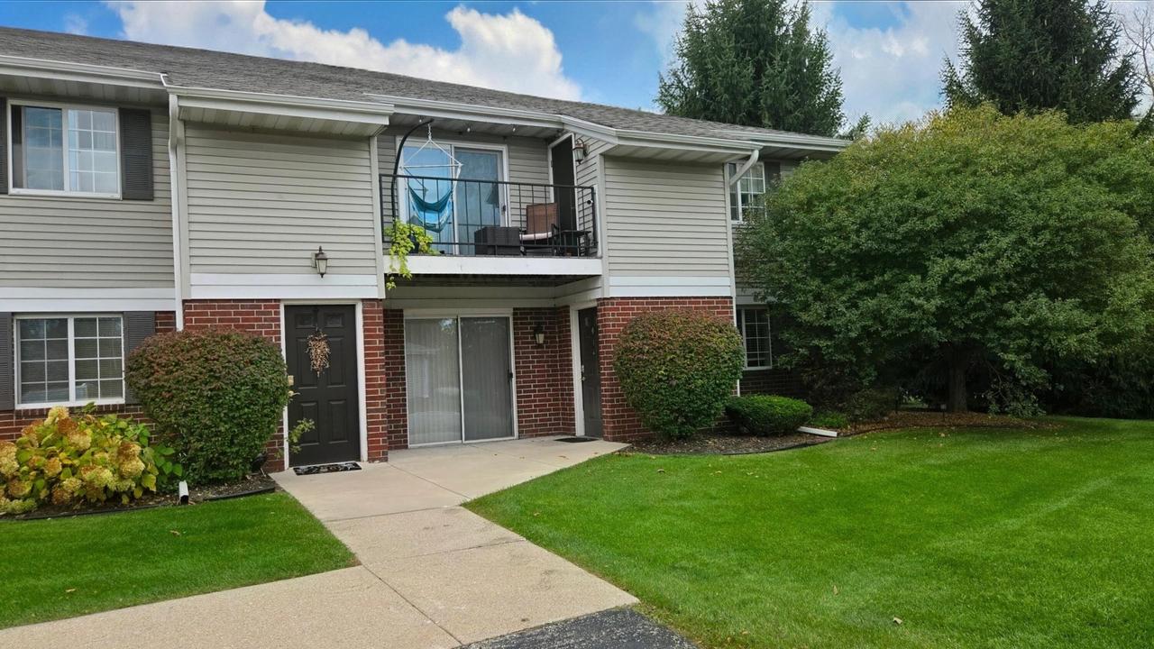 W168N11065 Ashbury Cir #4, Germantown, WI 53022
