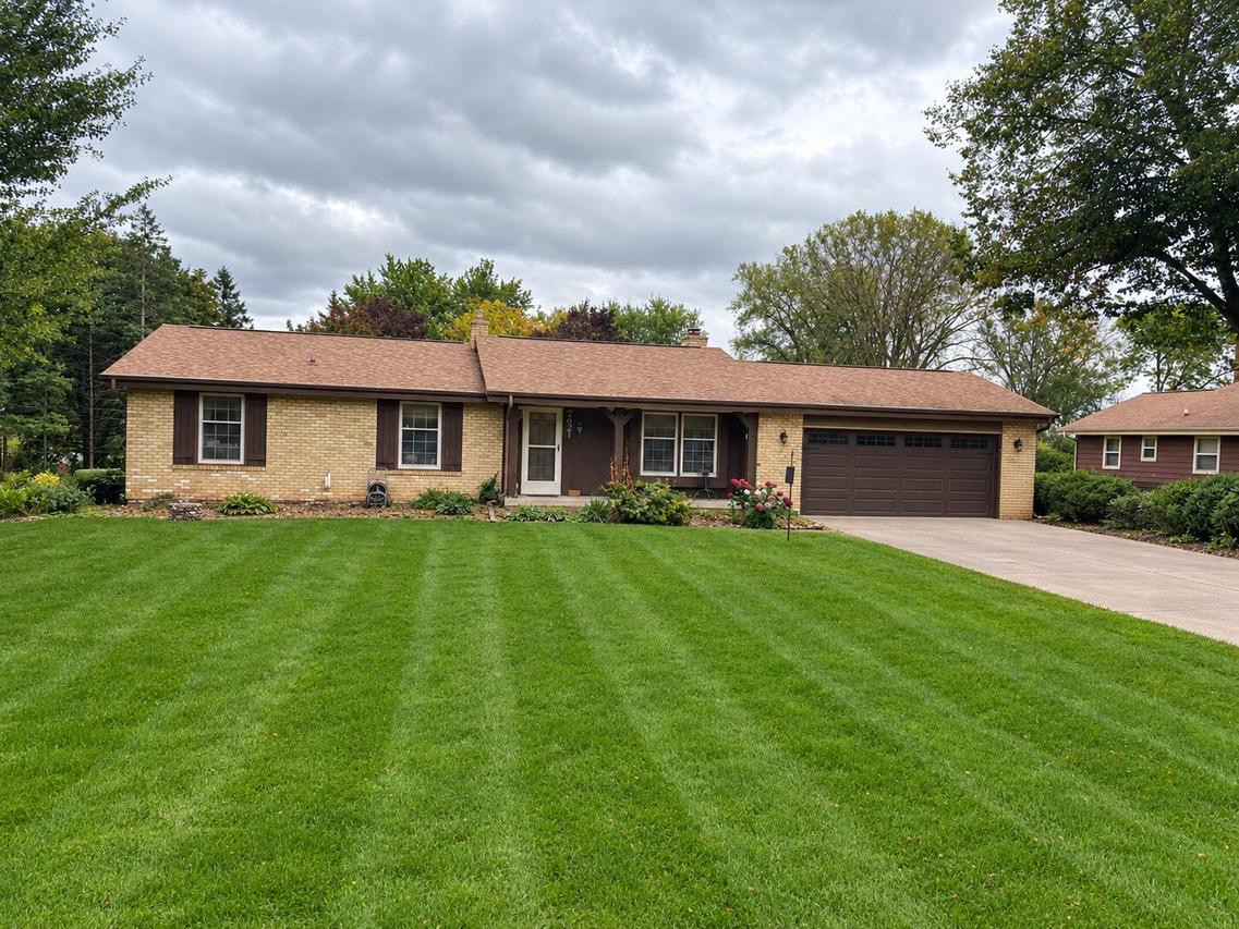 7621 W View Dr, Norway, WI 53185