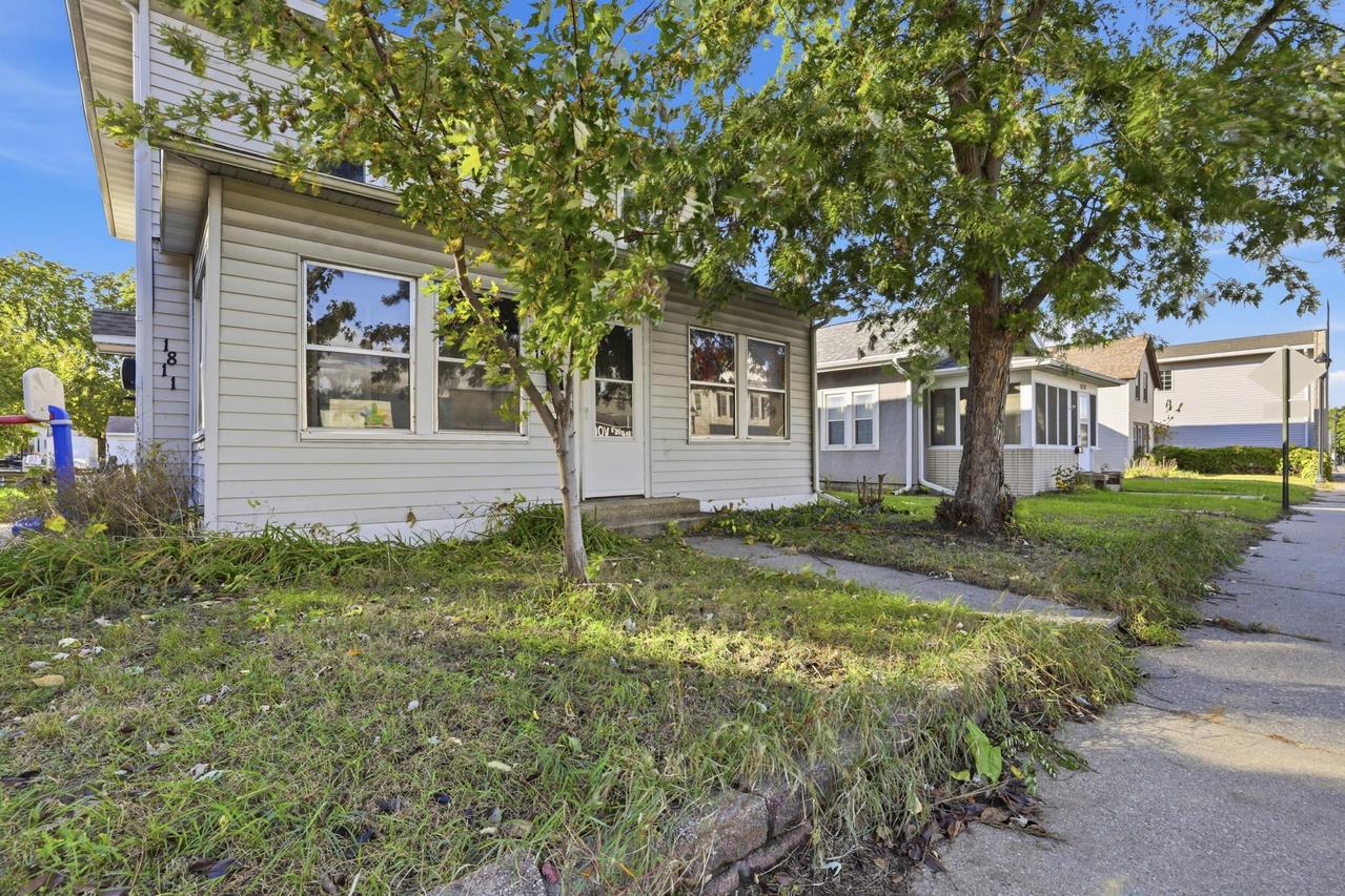 1811 George St #1813, La Crosse, WI 54603