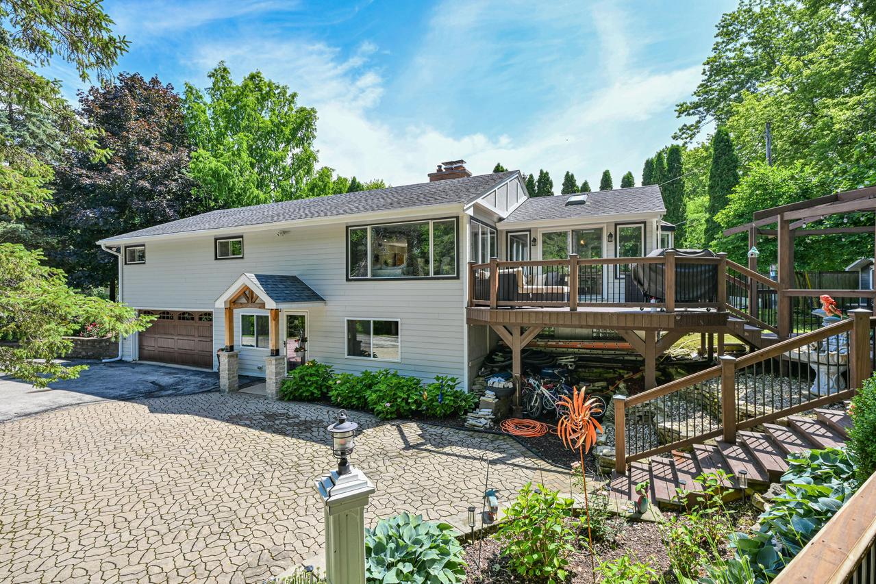 795 W Monrovia Ave, Glendale, WI 53217