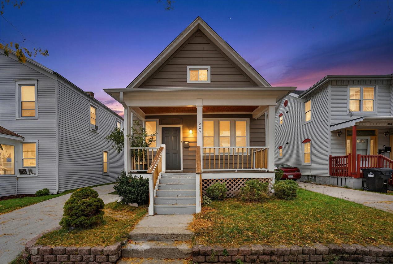 904 Center St, Racine, WI 53403