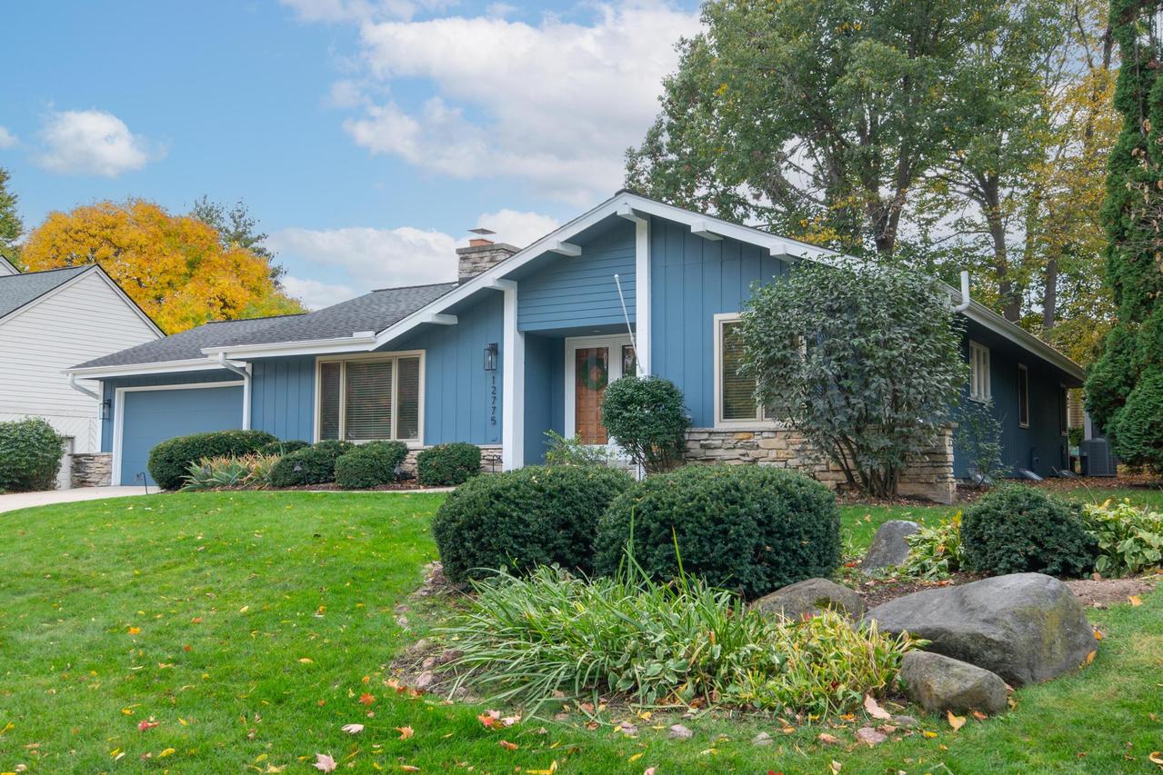 12775 W Scarborough Dr, New Berlin, WI 53151
