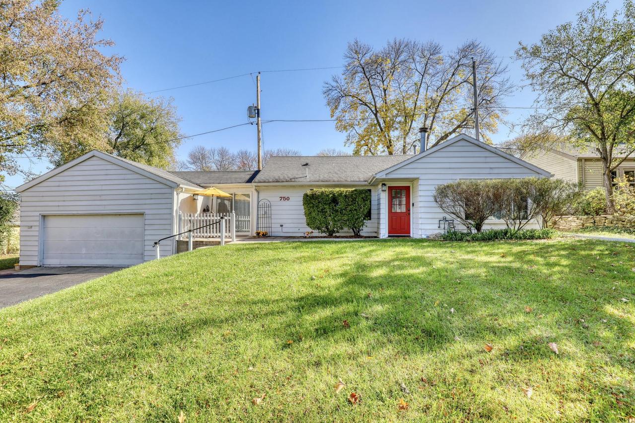750 N 115th St, Wauwatosa, WI 53226