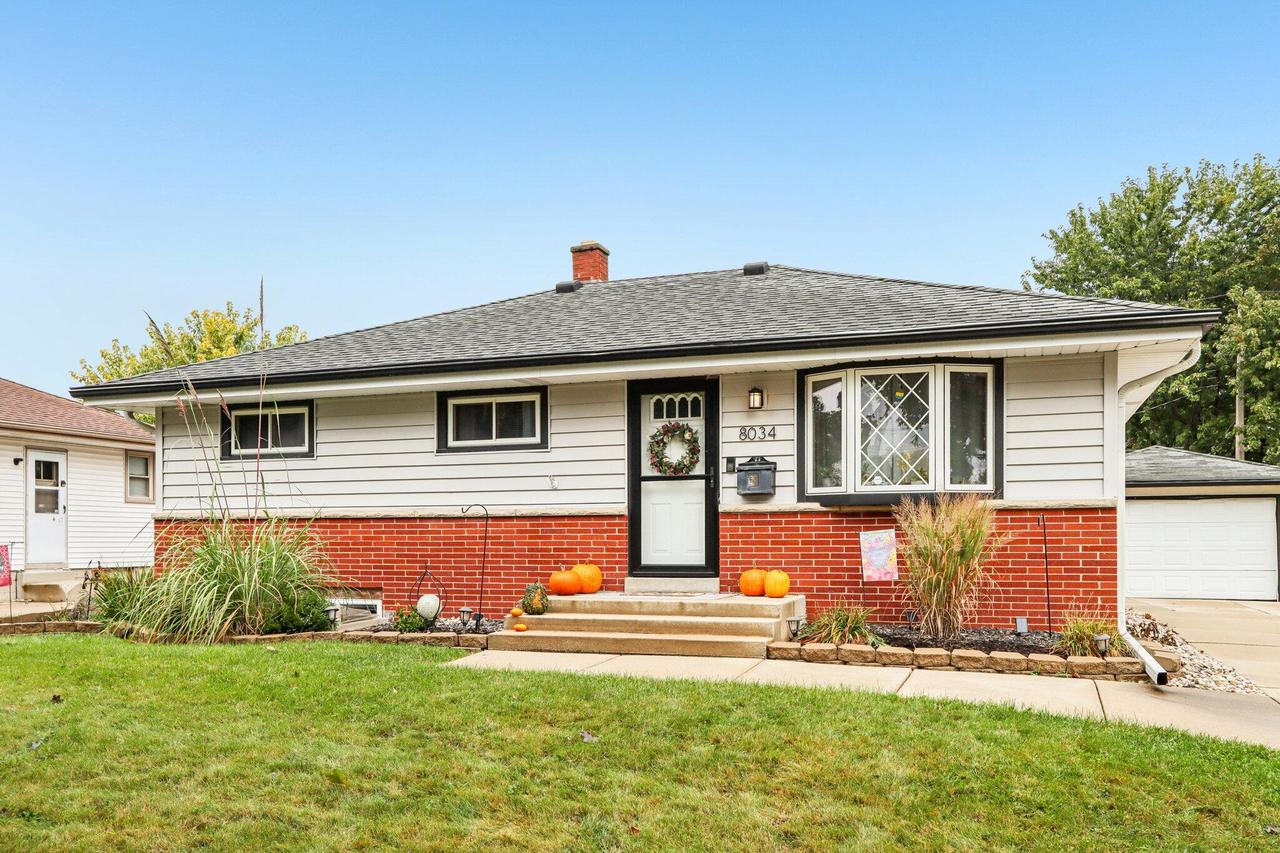 8034 W Waterford Ave, Milwaukee, WI 53220