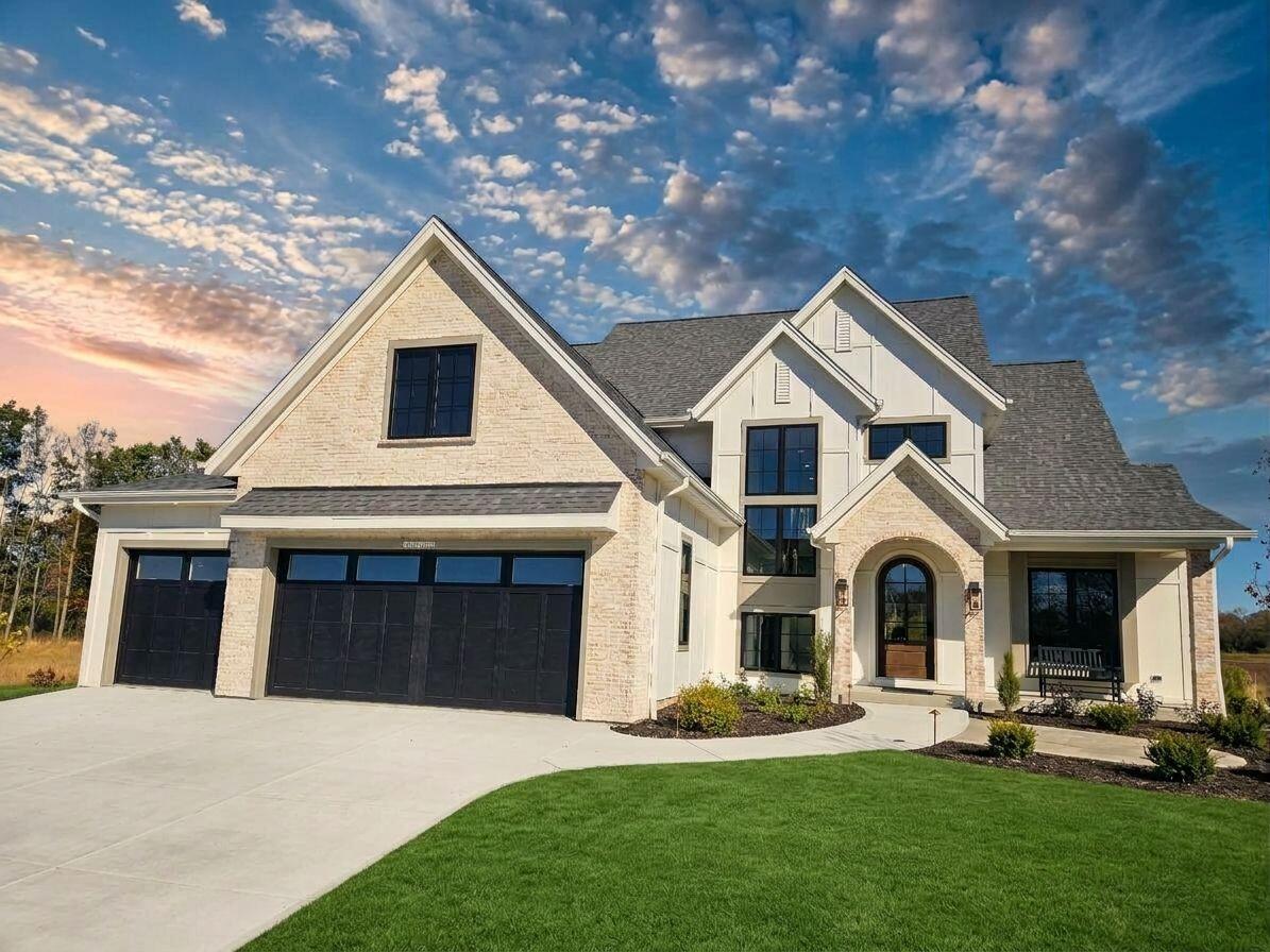 W184N5172 Sunrise Ln, Menomonee Falls, WI 53051