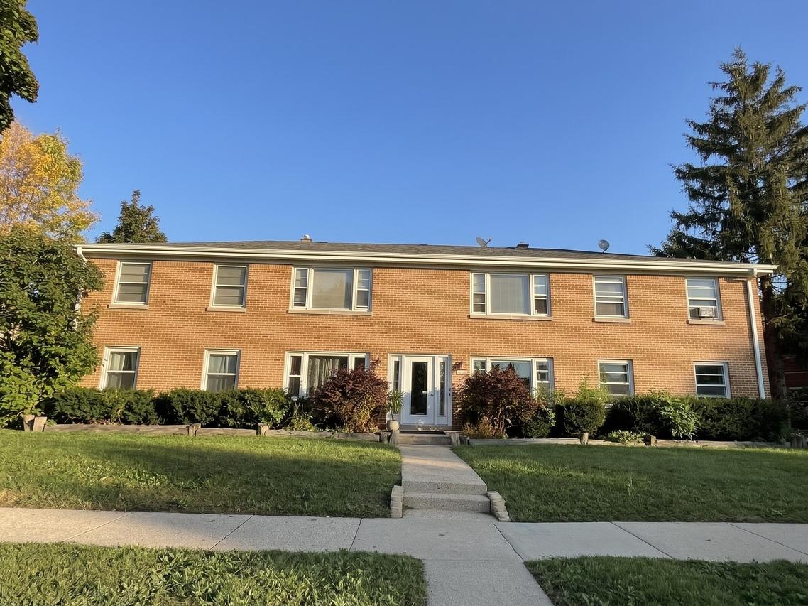 2322 W Van Beck Ave, Milwaukee, WI 53221