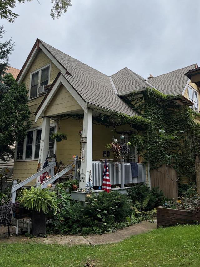 2452 N Humboldt Blvd, Milwaukee, WI 53212