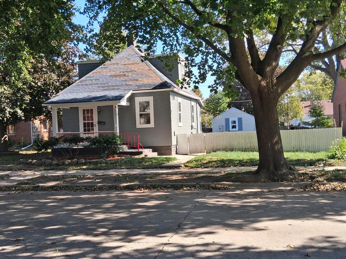 2731 S 7th St, Sheboygan, WI 53081