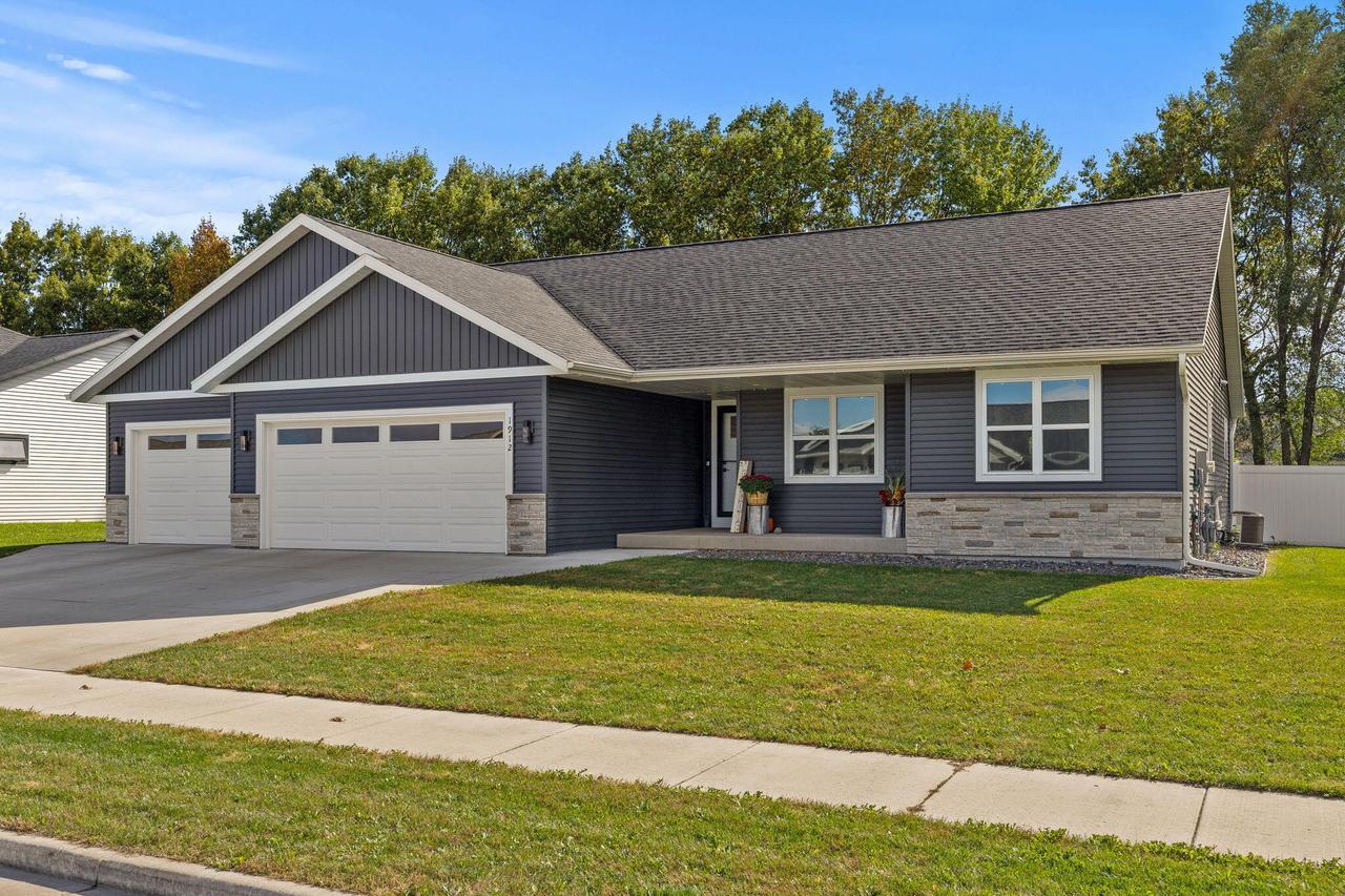 1912 Brooklyn Pl, Holmen, WI 54636