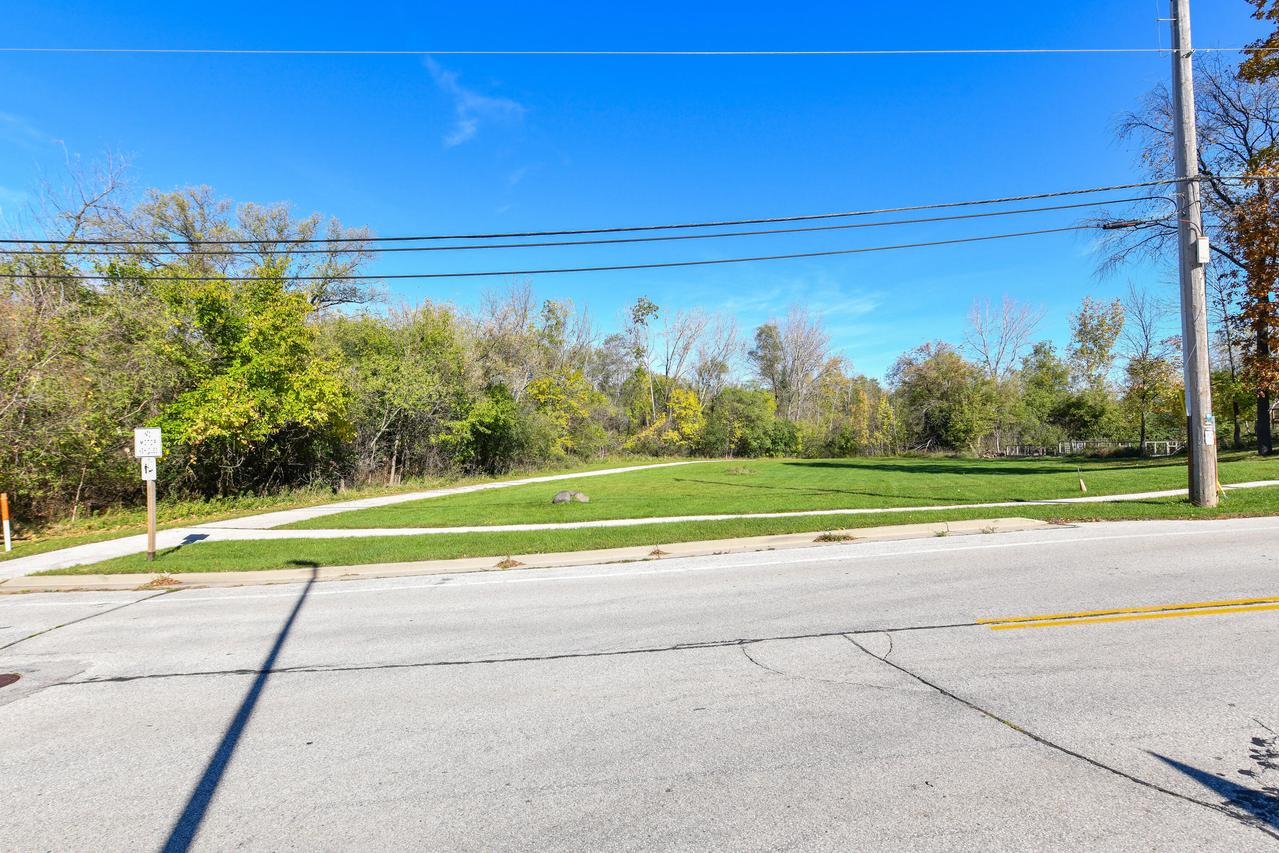 Lt0 W Cold Spring, Greenfield, WI 53228