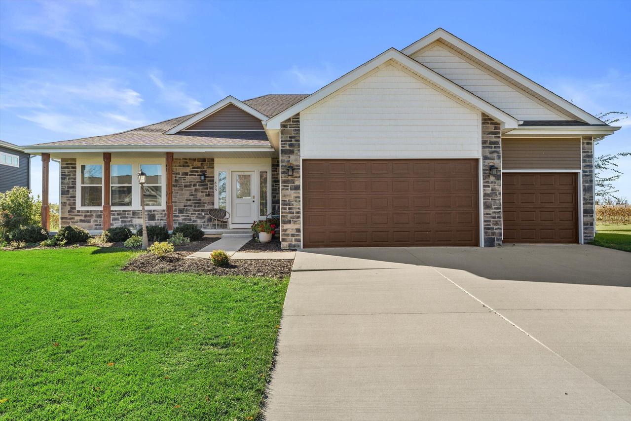 809 Winery Way, Cambridge, WI 53523