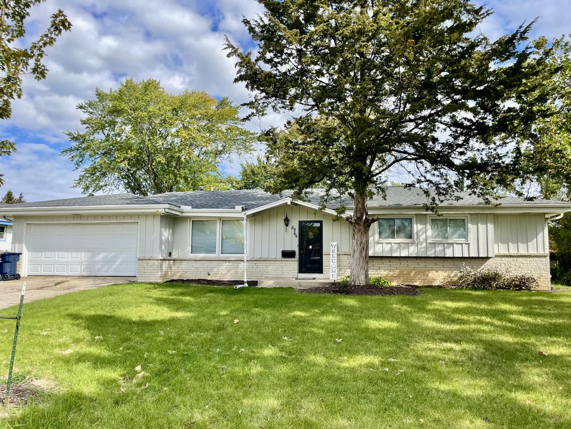 6864 N 85th St., Milwaukee, WI 53224