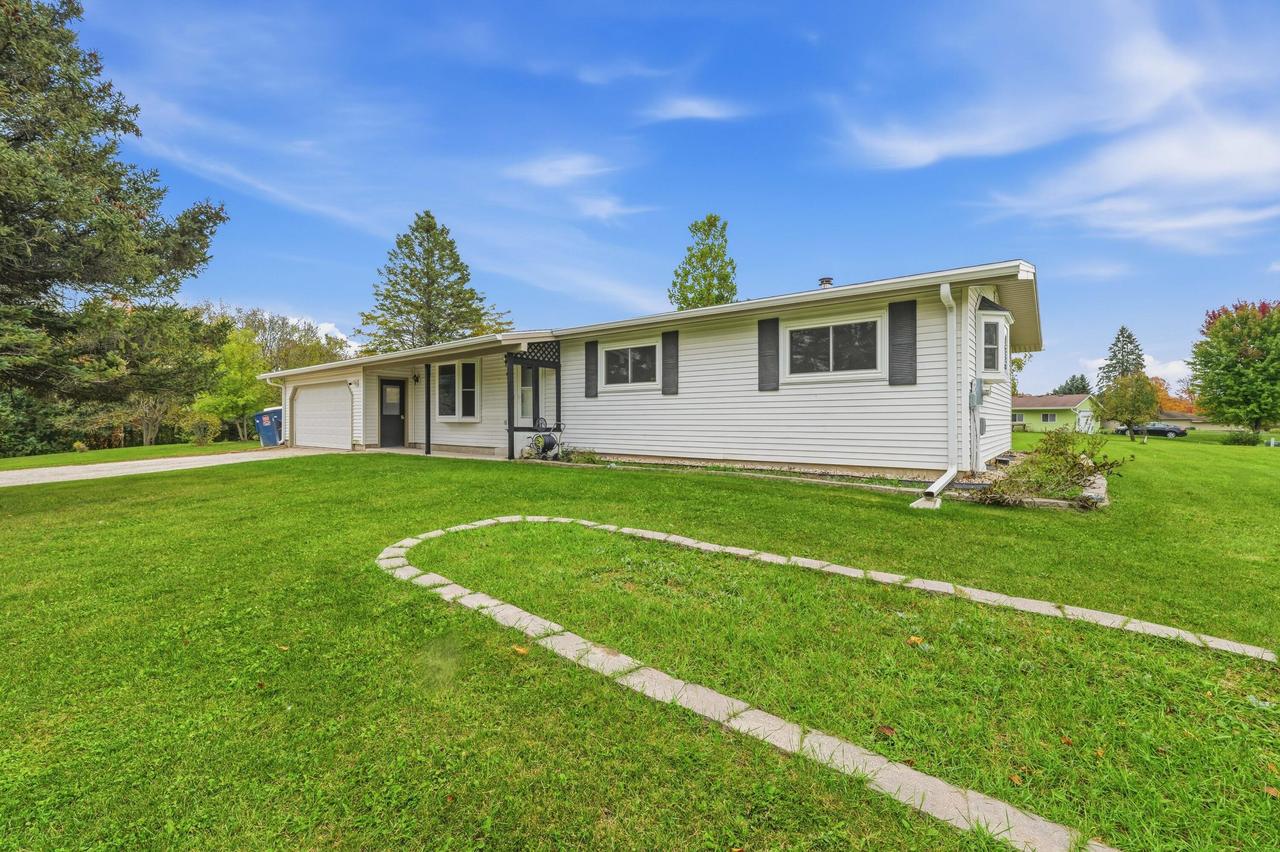 W6077 Brady Ln, Rhine, WI 53020