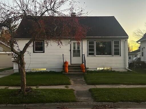 1027 27th St, Two Rivers, WI 54241