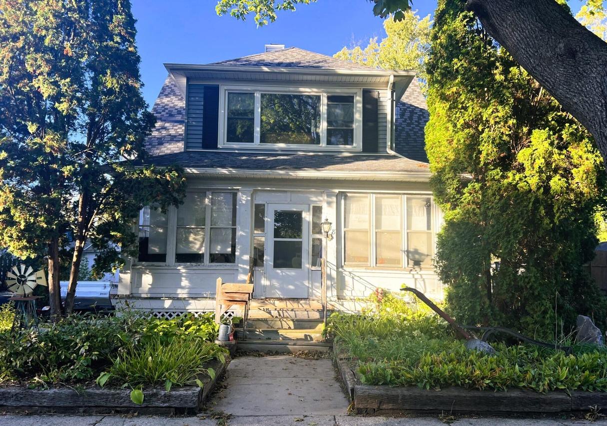 718 W Sherman Ave, Fort Atkinson, WI 53538