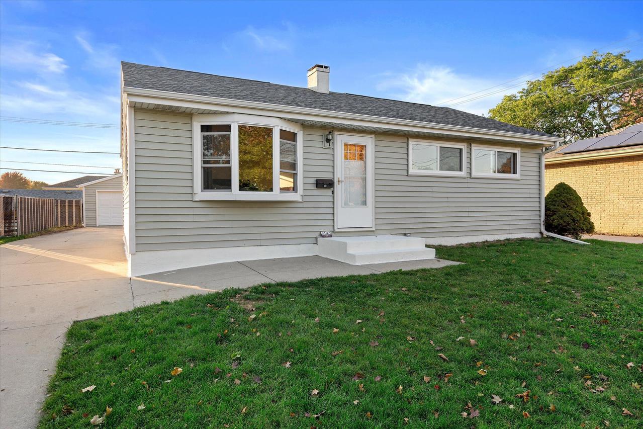 6145 S Cory Ave, Cudahy, WI 53110