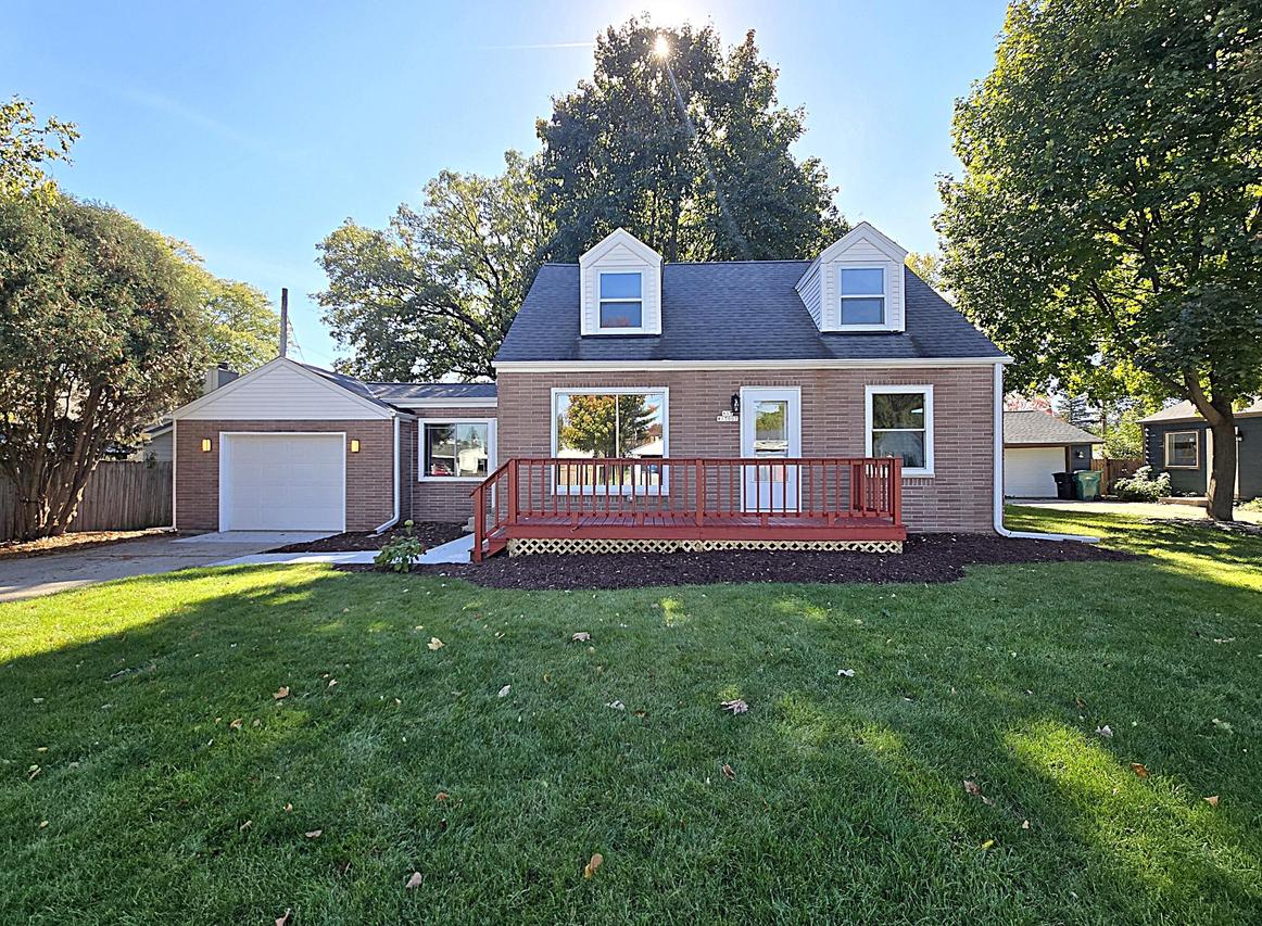 N85W17007 Lee Pl, Menomonee Falls, WI 53051