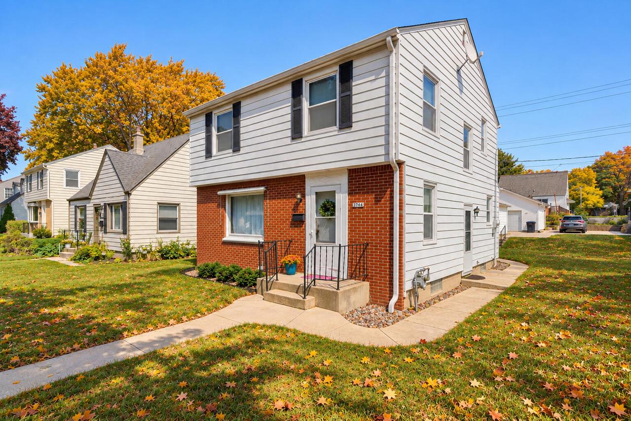 3744 N 100th St, Milwaukee, WI 53222