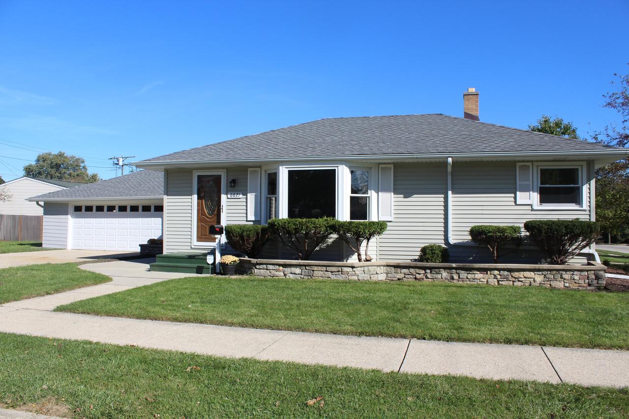 6621 51st Ave, Kenosha, WI 53142