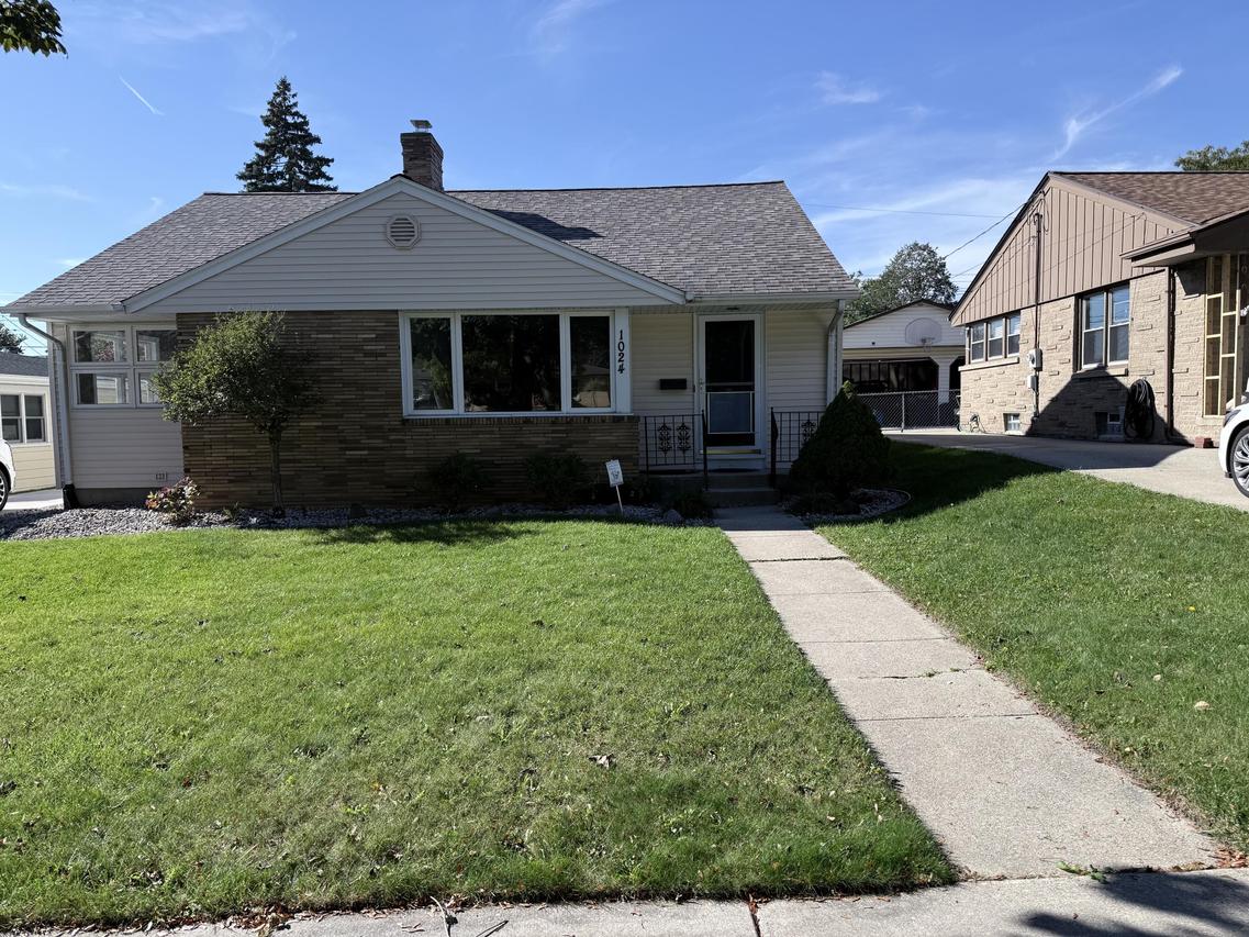 1024 Illinois St, Racine, WI 53405