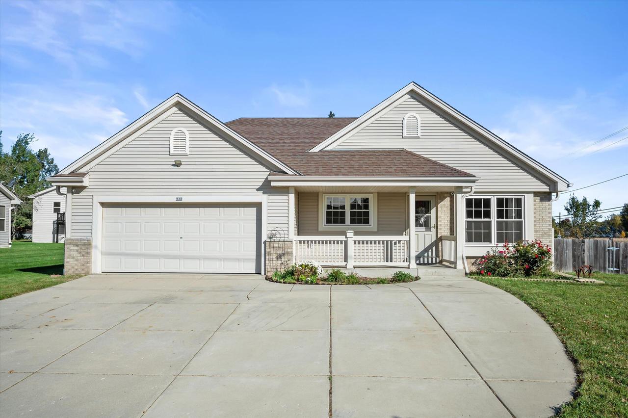 730 E Fitzsimmons Rd, Oak Creek, WI 53154