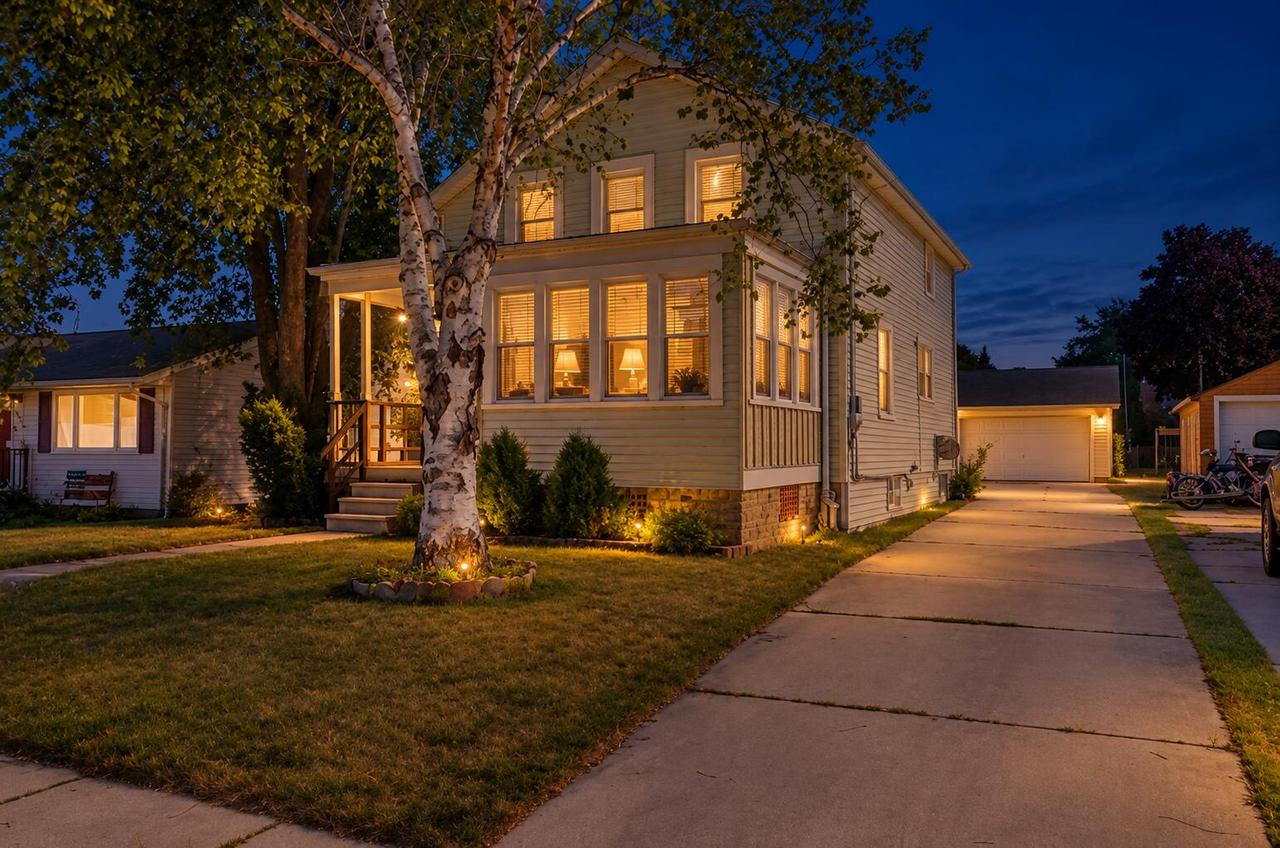 2515 16th St, Two Rivers, WI 54241