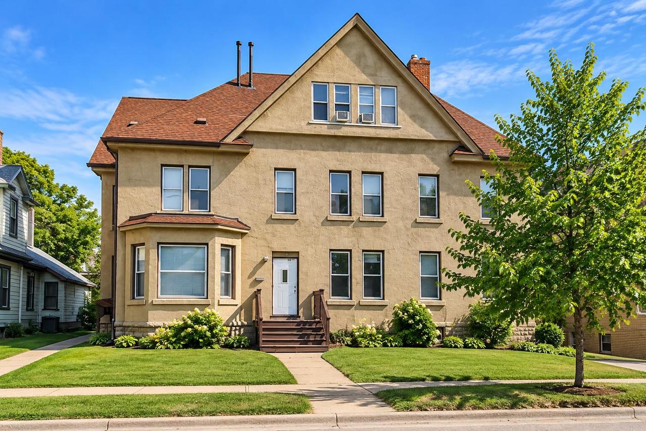 721 Ferry St #723, La Crosse, WI 54601