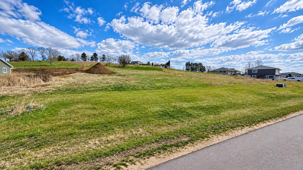 21574 Wolfe Run, Galesville, WI 54630