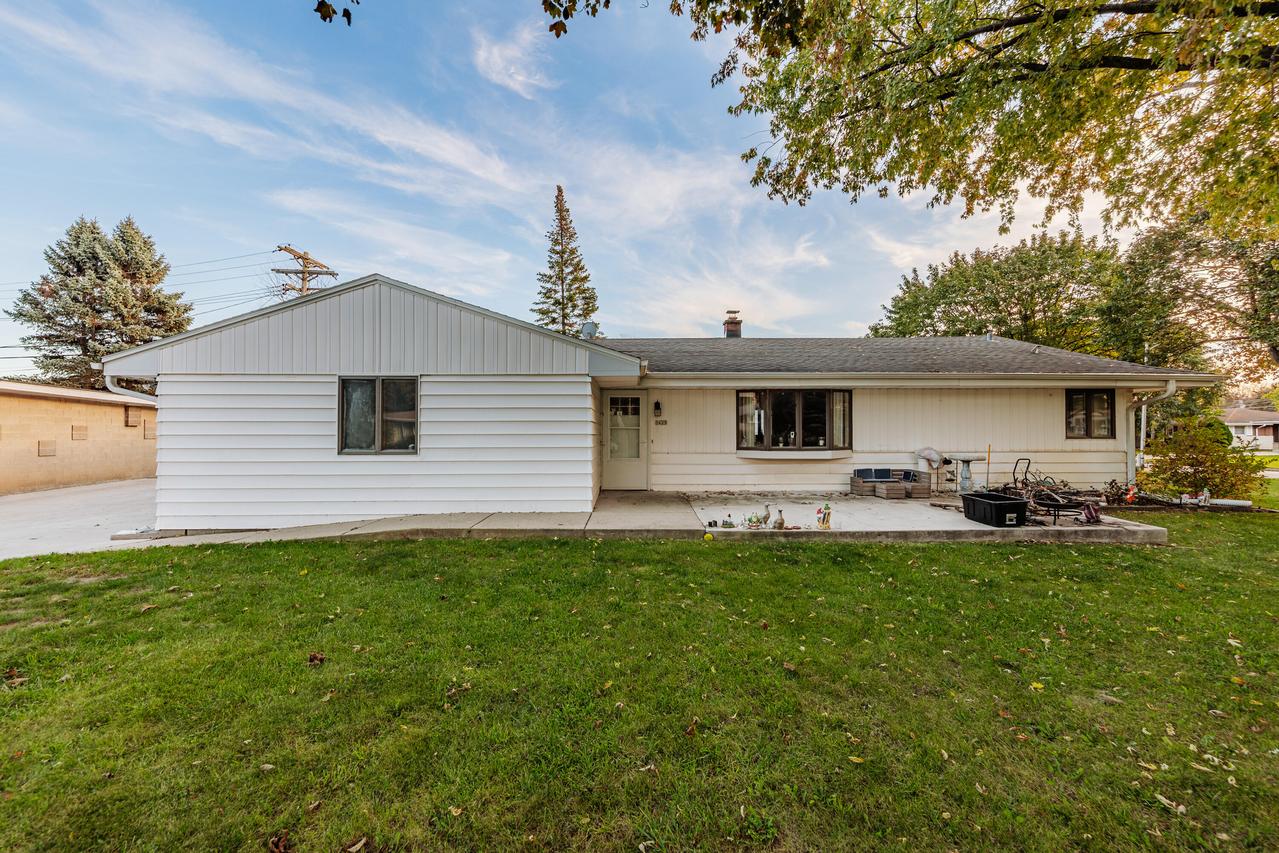 3423 W Wanda Ave, Milwaukee, WI 53221