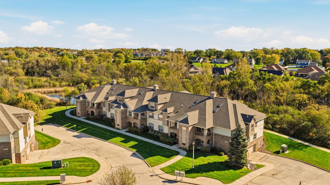 2987 W Drexel Ave #322, Franklin, WI 53132