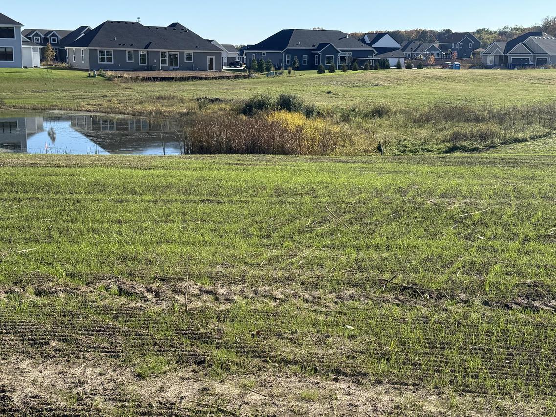 1001 Pleasant Valley, Grafton, WI 53024