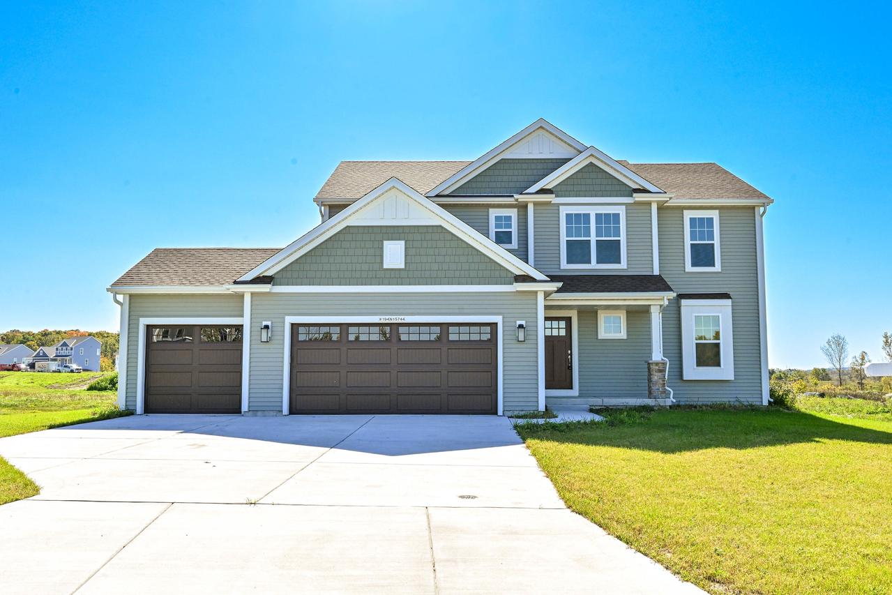W194N15744 E East Gate Ct, Jackson, WI 53037