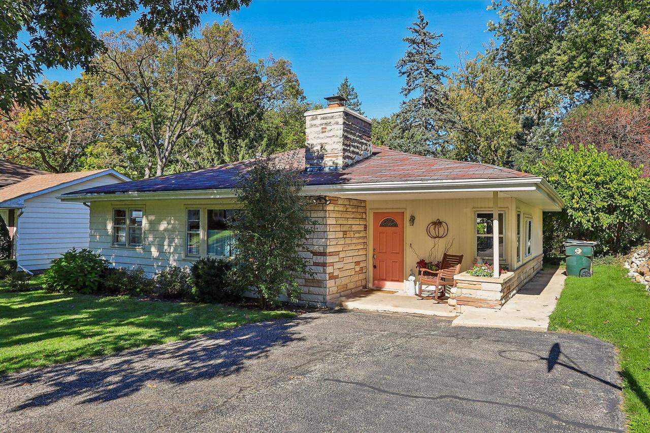 526 Sunset Vale -, Twin Lakes, WI 53181