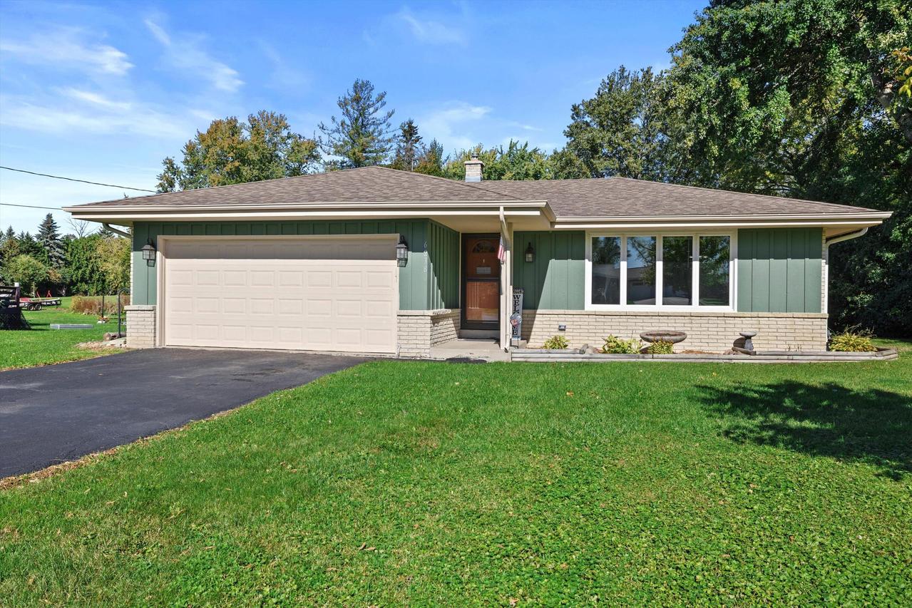 6238 Green Ridge Dr., Mount Pleasant, WI 53406
