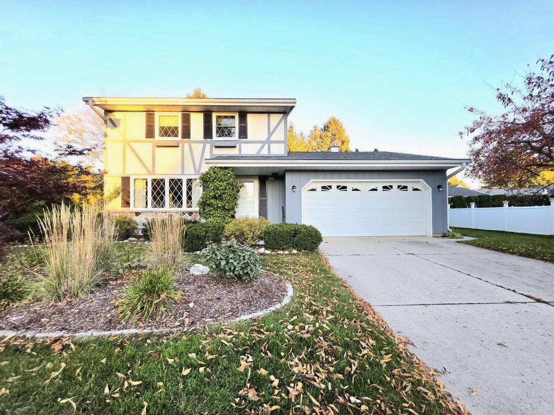 2215 N 34th St, Sheboygan, WI 53083